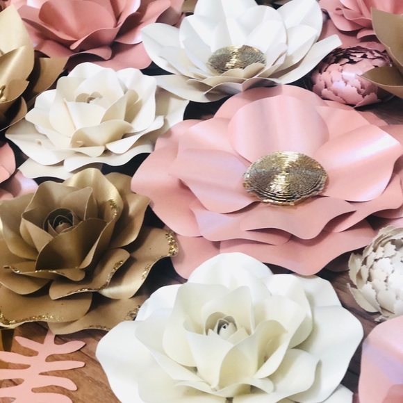 Paper Flower Set - Picture 7 of 12